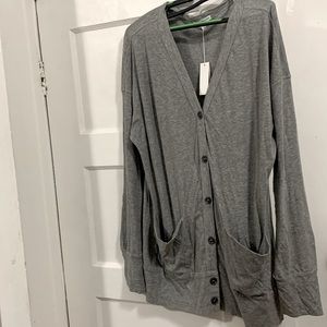 James Perse Standard sweater size 4 (L),23 1/2 pit to pit, shoulder to bottom 31